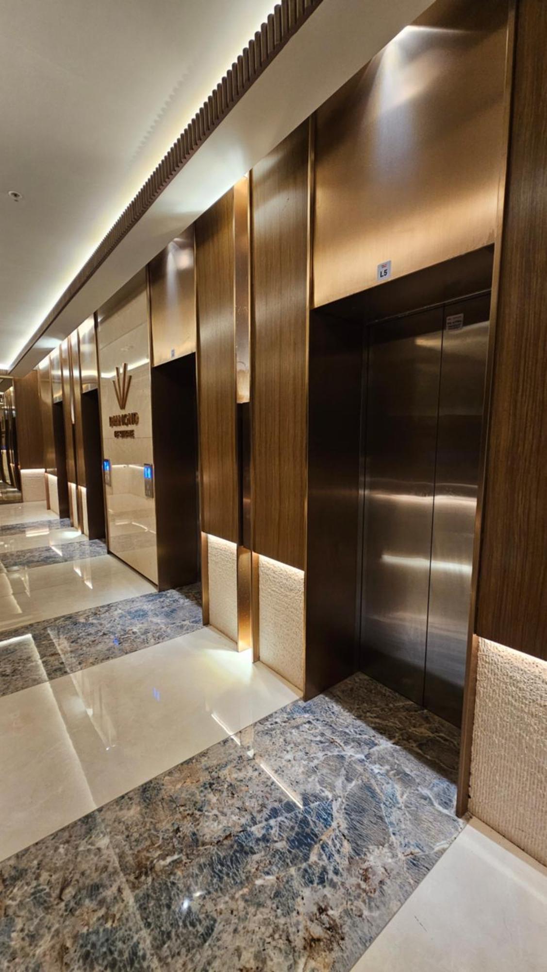 Anika Luxury Apartment At Diamond Center Skopie Exterior foto
