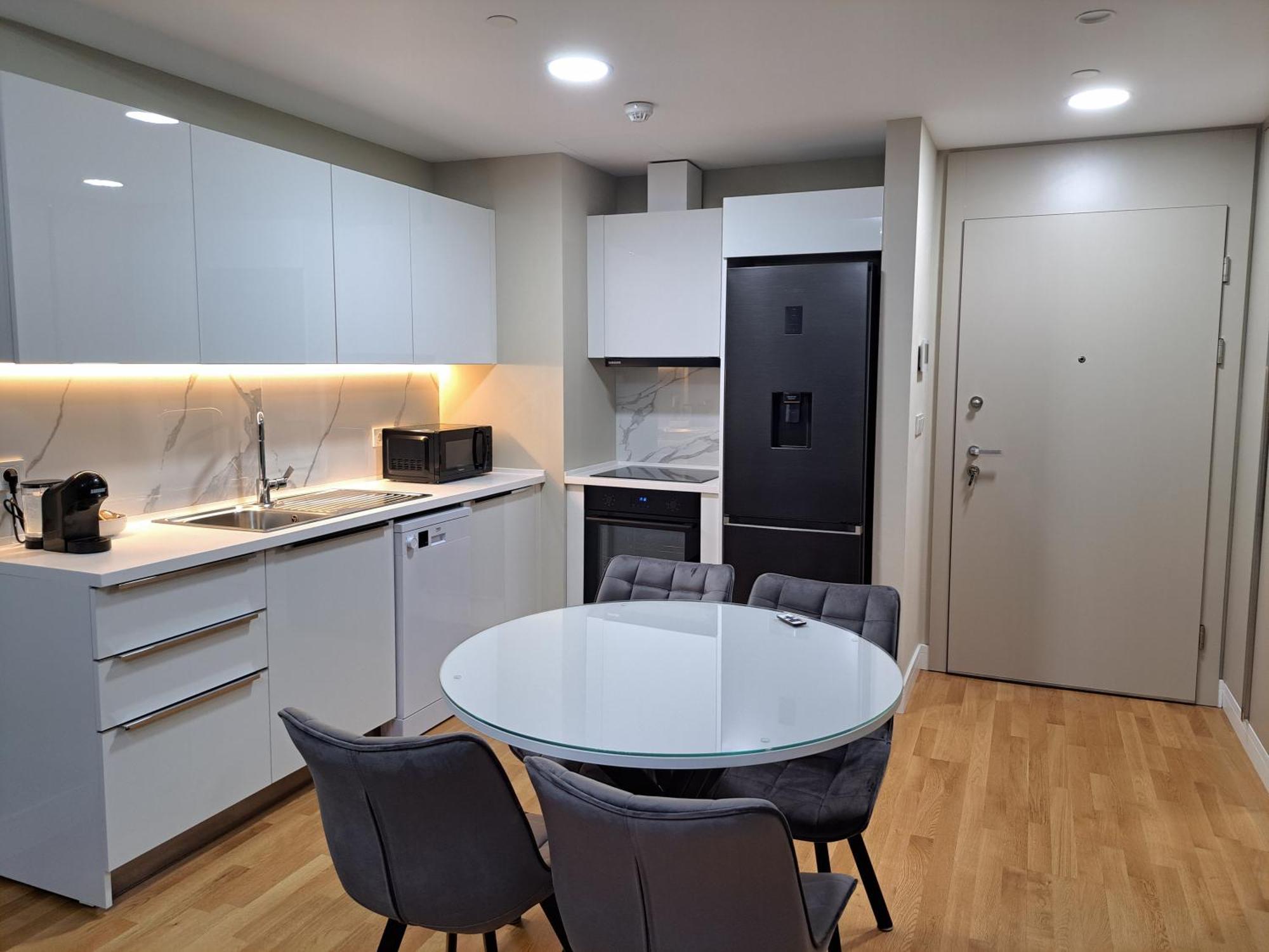 Anika Luxury Apartment At Diamond Center Skopie Exterior foto