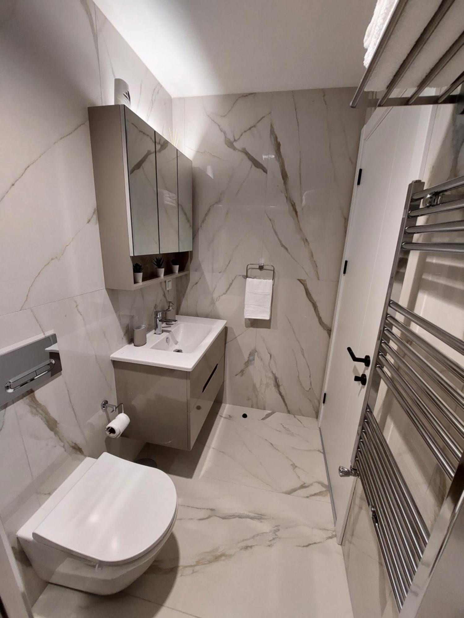 Anika Luxury Apartment At Diamond Center Skopie Exterior foto